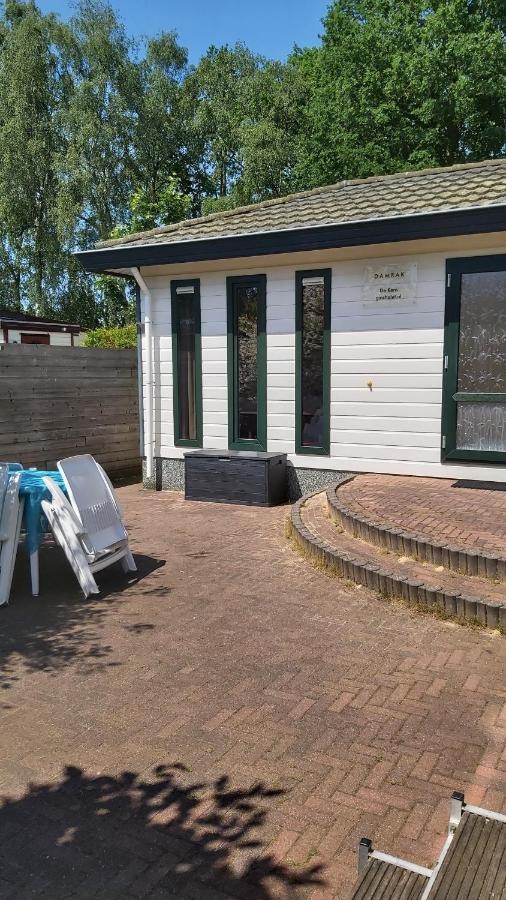 Ruim Familie Chalet Tot 4 Personen Op De Veluwe Bungalowpark De Kern Putten Exterior photo